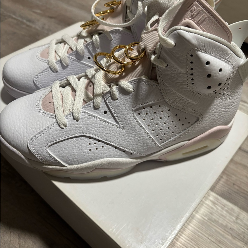 Jordan Retro Sneakers Box